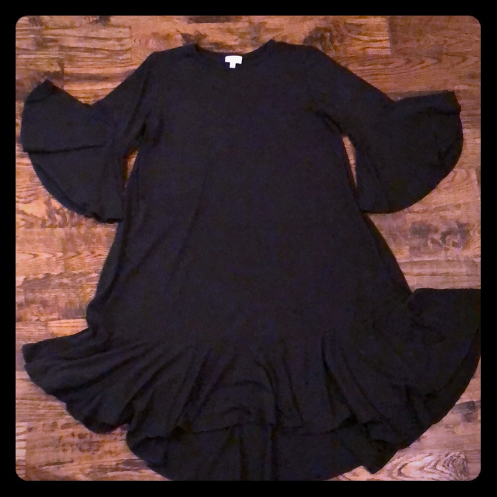Lularoe Maurine sz M solid black. Like new!
